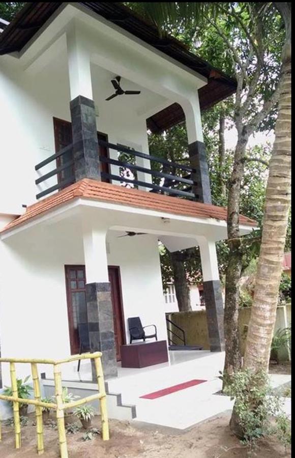 Abru'S Holidays International Travelers Alappuzha Eksteriør bilde