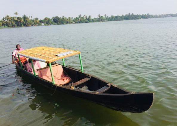 Abru'S Holidays International Travelers Alappuzha Eksteriør bilde
