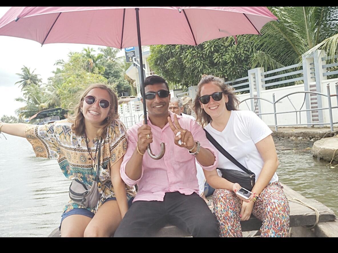 Abru'S Holidays International Travelers Alappuzha Eksteriør bilde