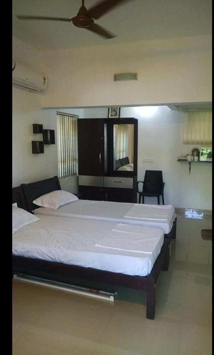 Abru'S Holidays International Travelers Alappuzha Eksteriør bilde
